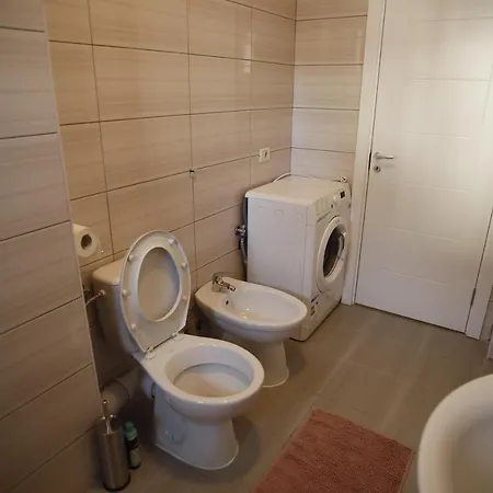 Lar Apartment Focsani Exterior photo