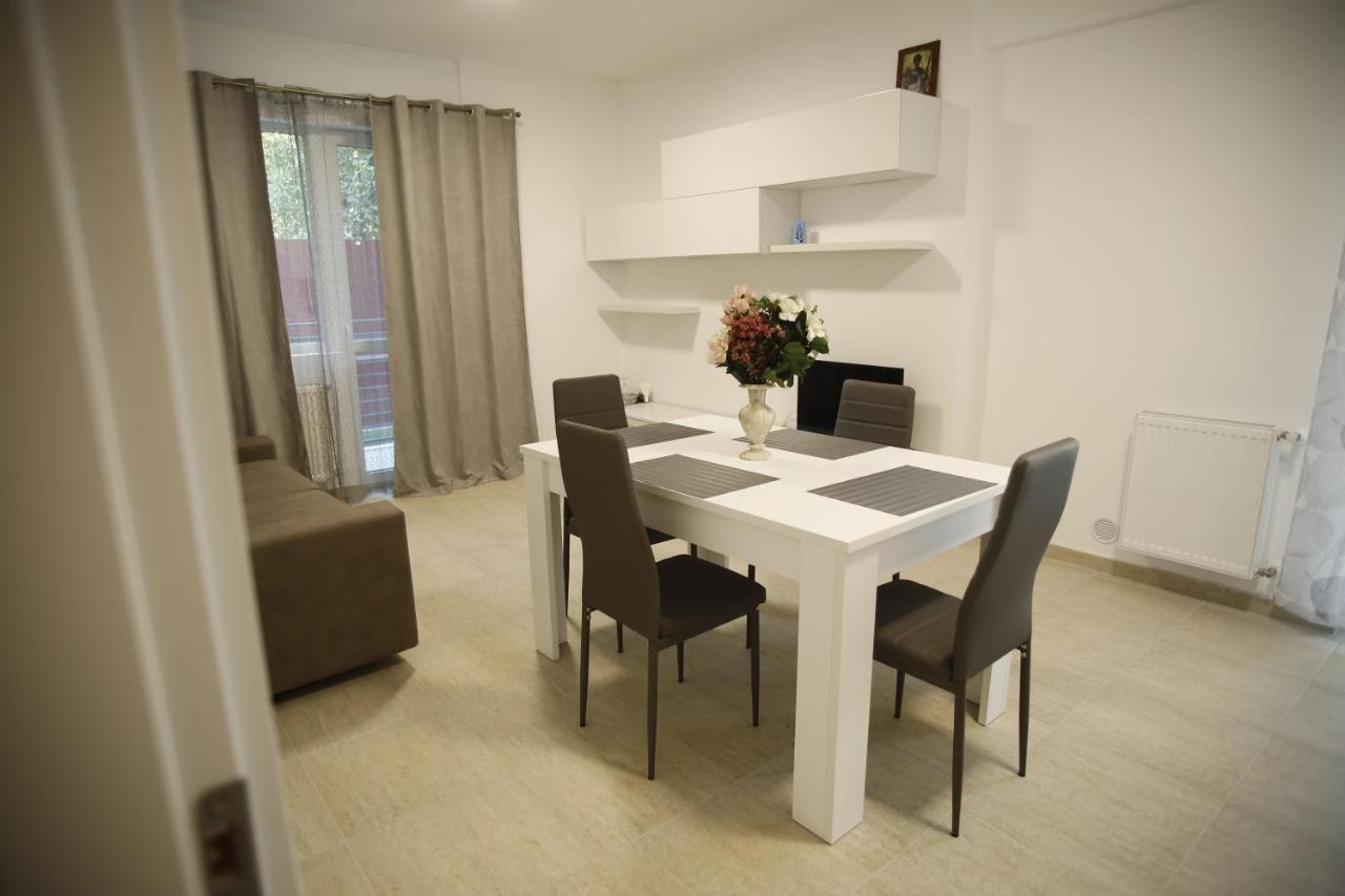 Apartment Lar