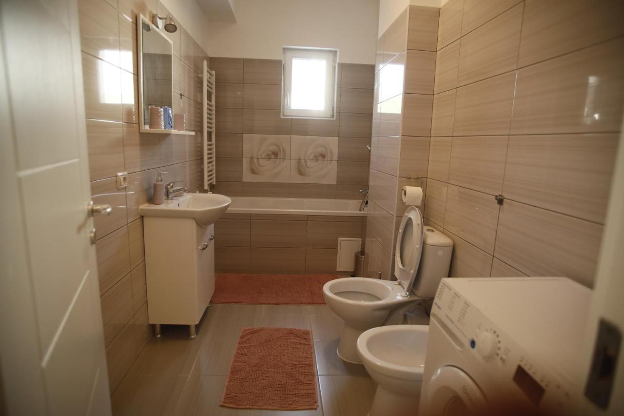 Apartment Lar